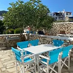 Les 4 Soeurs A - Paros Feriehus Aspro Chorio